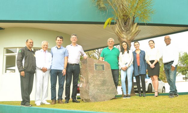 AMC inaugura monumento em homenagem ao cinquentenário da entidade