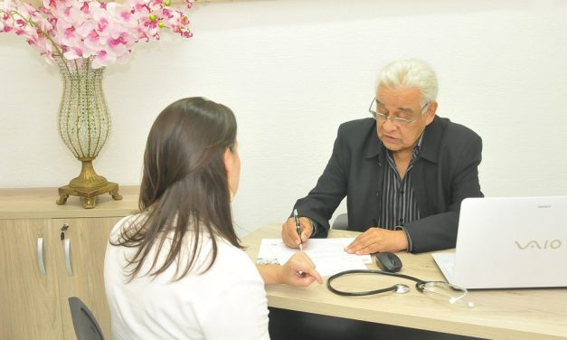 Homenagem aos médicos que nos deixaram