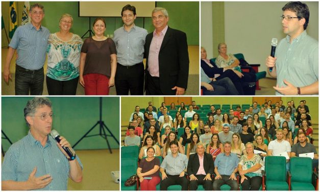 Entrega de carteira profissional aos novos médicos
