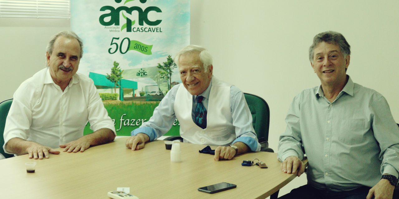 Renato Silva faz visita a AMC