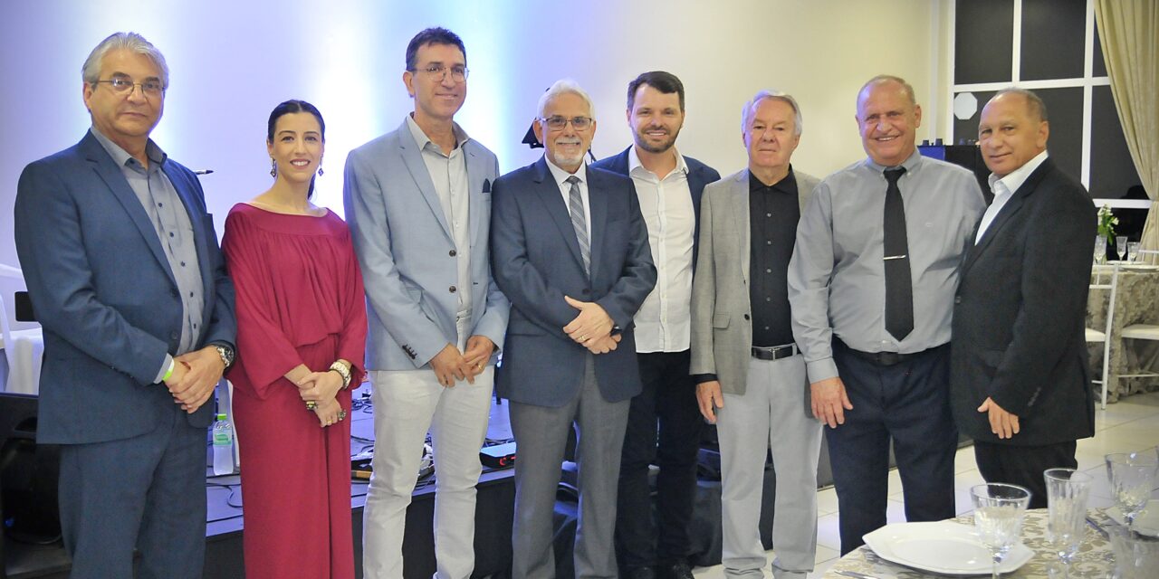 Jantar-baile da AMC em comemoração ao Dia do Médico celebra sucesso com confraternização e homenagens