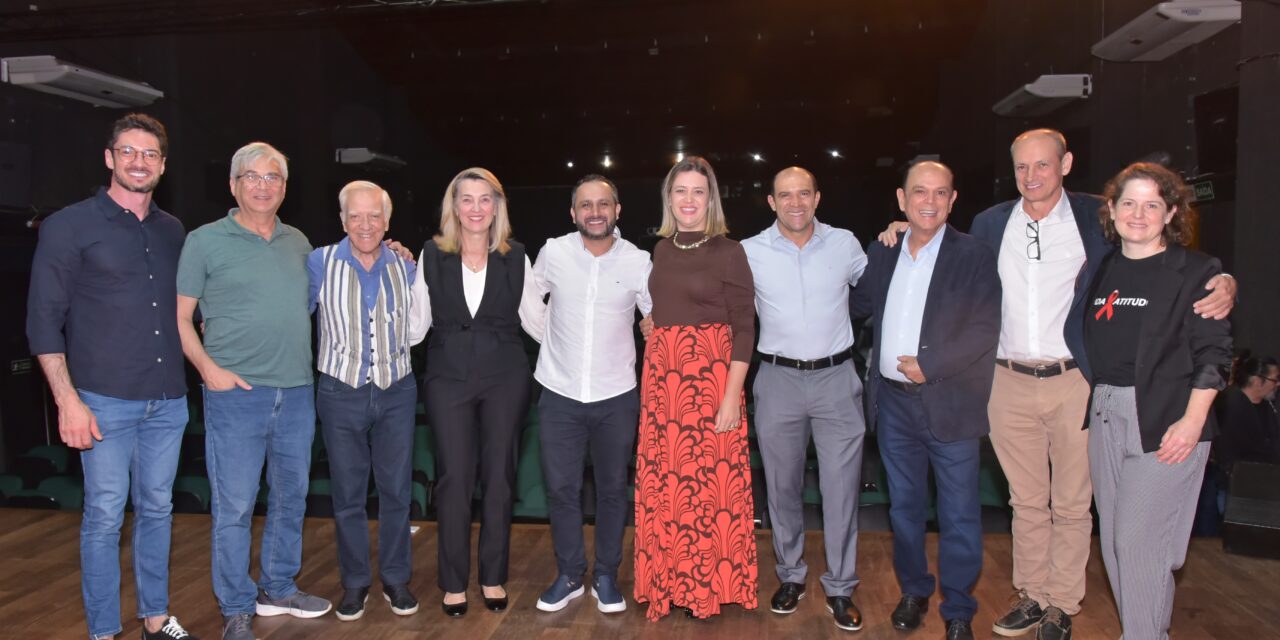 “Unidos pela Vida”: um documentário que emocionou Cascavel ao reviver histórias de luta e solidariedade contra o HIV