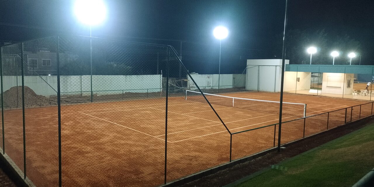 AMC tem mais uma quadra de Tênis